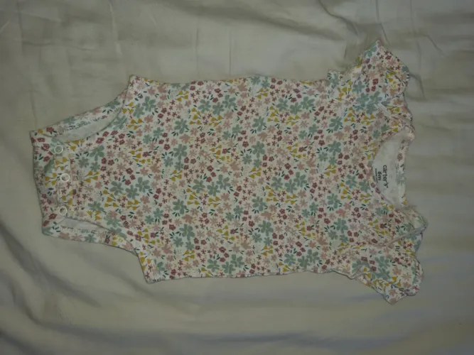 Body Carter's florzinhas 6M