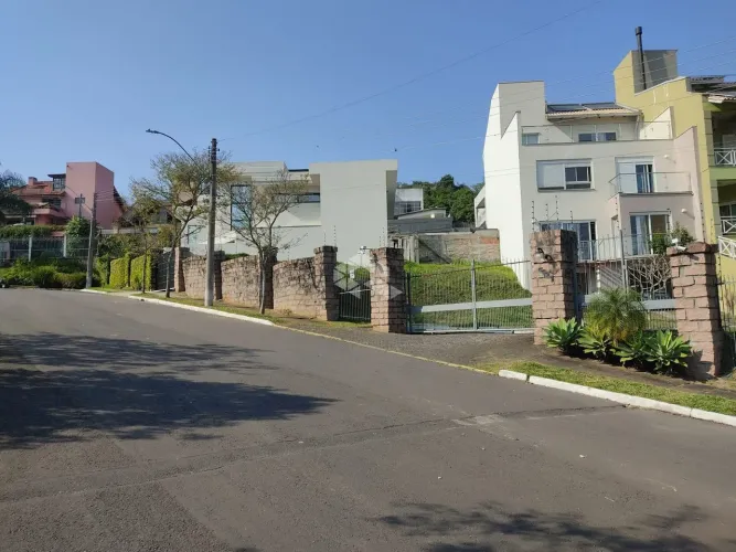 Terreno em condomínio fechado na Vila Nova