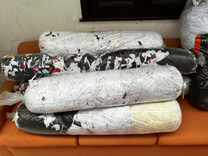 Enchimento Saco de Pancada Retalhos.