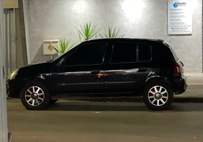 Renault Clio Campus Hi-flex 1.0 16V 3P 2010