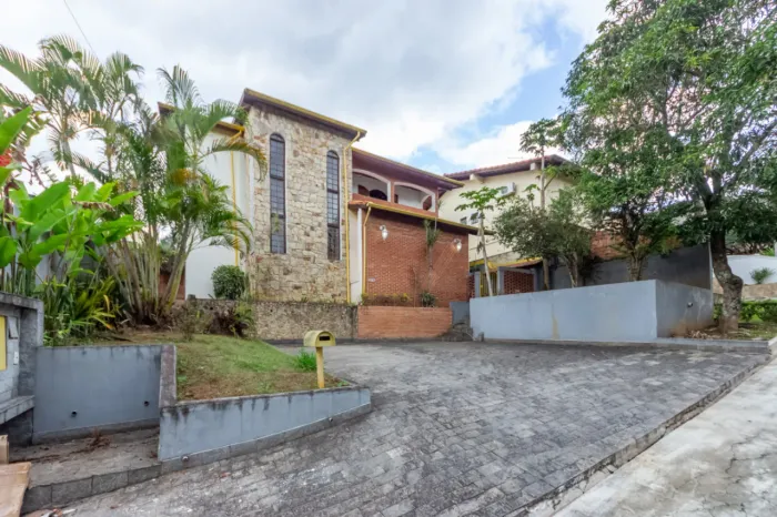 Casa no condomínio Residencial Nova Higienópolis para venda com 5 quartos, sendo 3 suítes,