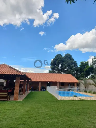 Chácara à venda em Aracoiaba da Serra-SP, Bairro Cercado: 3 quartos, 1 suíte, 2 salas, 2 b