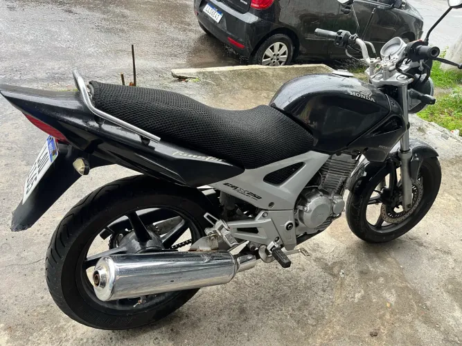 Cbx Twister 250 conservada.