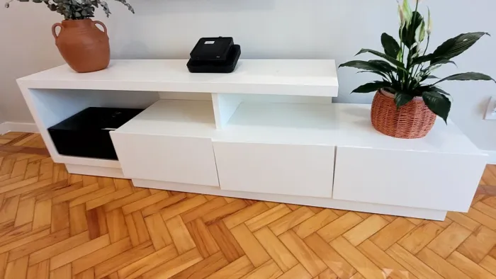 Rack Lacca  Branca Fosca. Super novo .( 2 metros, primeira base 45 cm, segunda base 50 cm.
