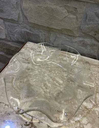 fruteira de vidro transparente