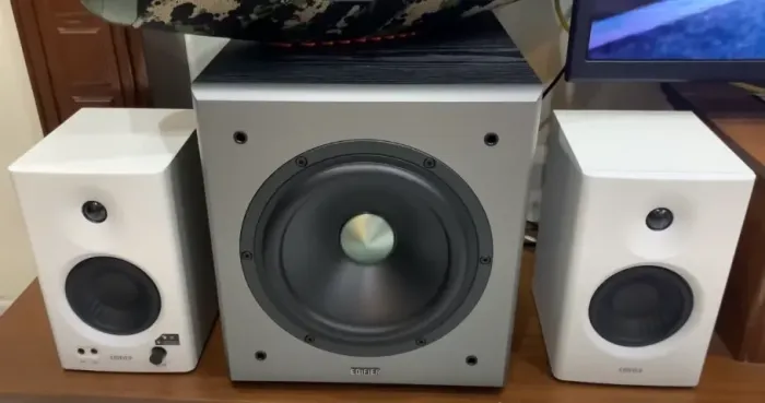 Monitor de Áudio Edifier MR4 + Subwoofer Edifier T5