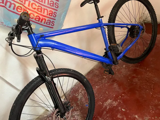 Bicicleta semi nova Aro 27