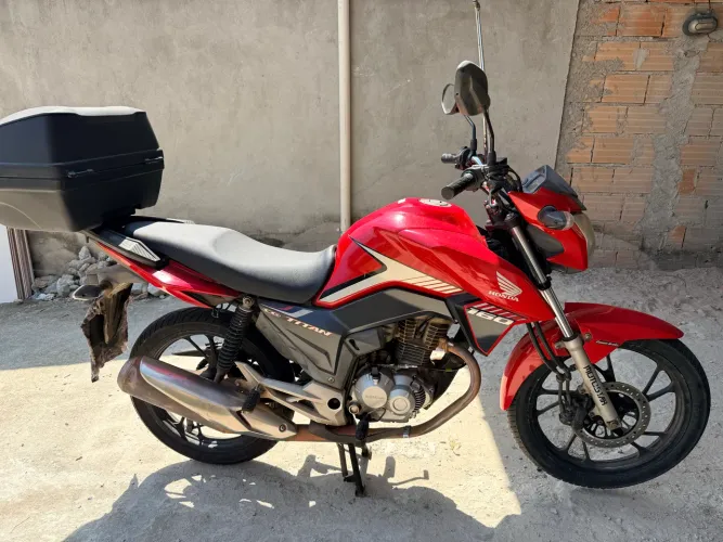 Vendo cg titan 160 ano 2018 na cor vermelha