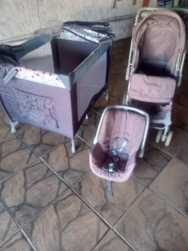 Berço portátil, carrinho e bebê conforto
