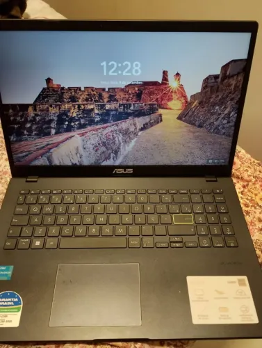 Notebook ASUS E510 - Intel Celeron - Tela 15,6" - Ótimo Estado