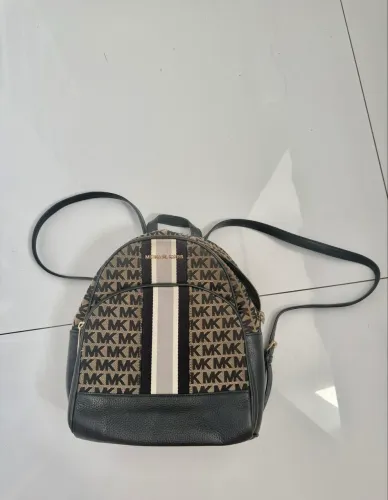Bolsa de costas couro preto 