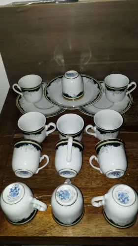 Conjunto de louça de porcelana 