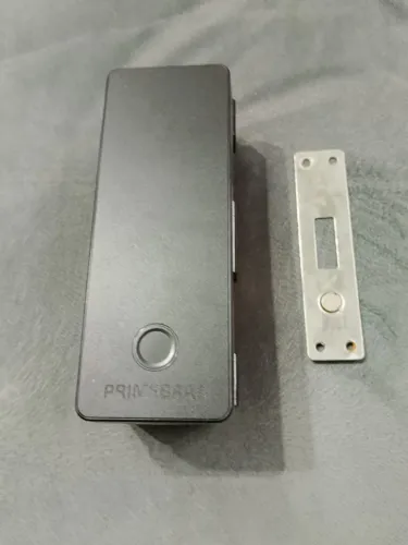 Fechadura eletrônica para porta de vidro