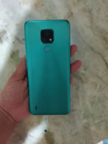 Celular moto e 7 32g pegando tudo