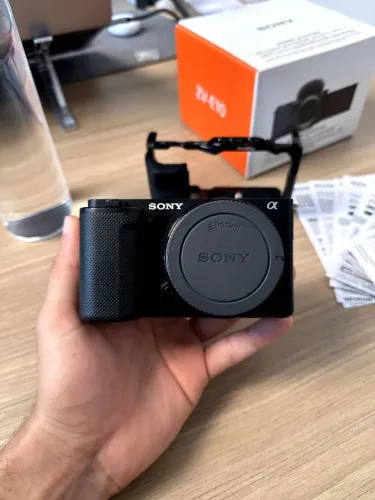 Sony ZV-E10 - IMPECÁVEL - com todos os acessórios