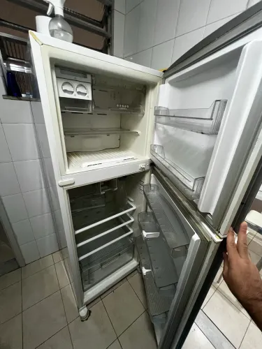 Geladeira com freezer