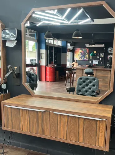 Bancada para salão/barbearia valor por unidade,tenho 5