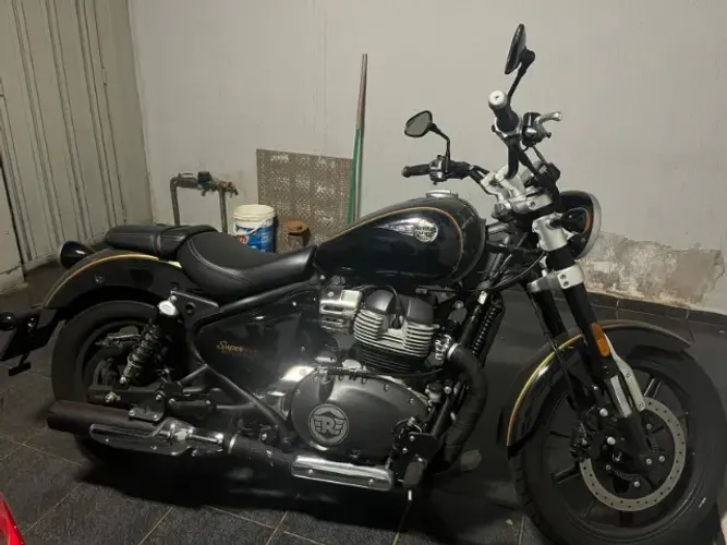 Royal Enfield Super Meteor 650 - 2025