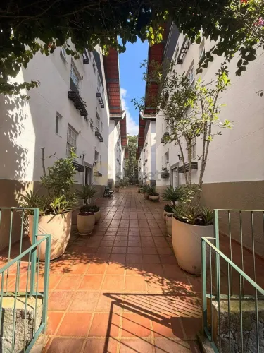Apartamento espaçoso com 3 quartos e vaga de estacionamento no Vila Nova.