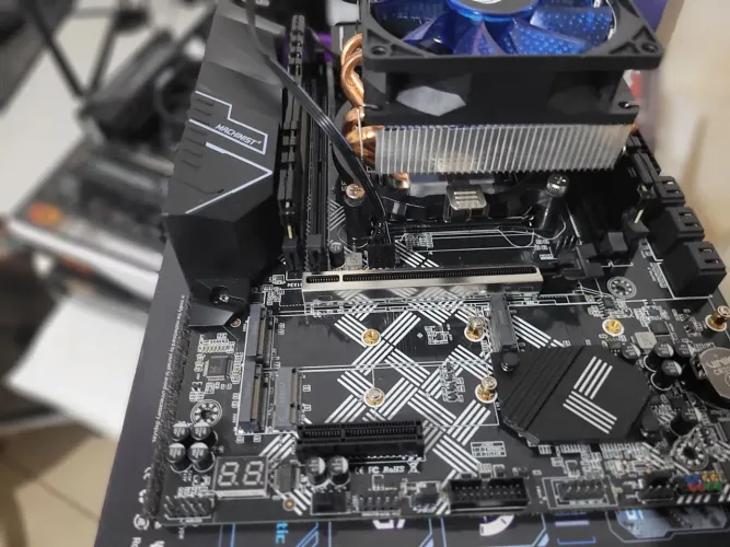 Kit Xeon Completo (Xeon E5-2680 v4 + Machinist V9S + Air Cooler + Memória)<br>