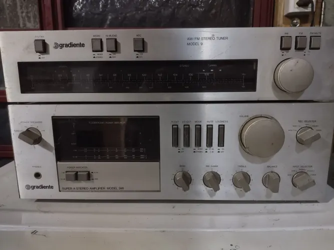 Gradiente model 246