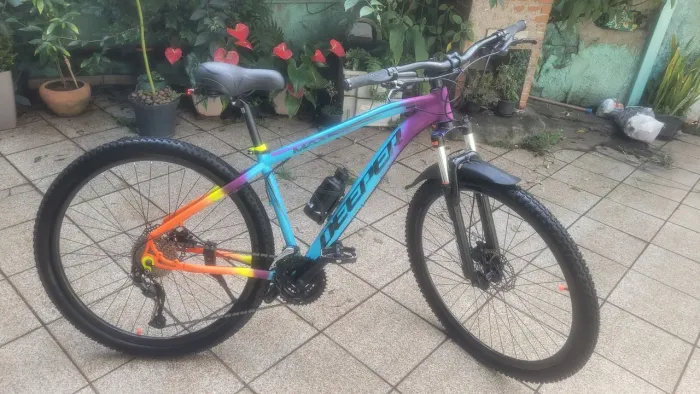 Bike semiprofissional alumínio reforçado 29" Shimano Alívio 27V freios a disco hidráulicos