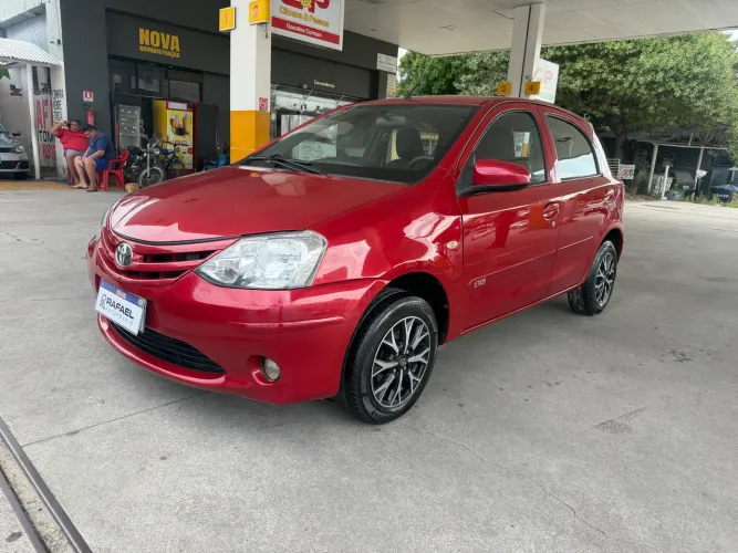 Toyota Etios X 1.3 Flex 16V 5P Mec. 2014