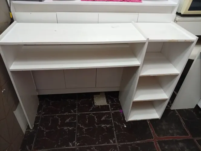 Plataforma de pedicure + apoio para os pés + mesa de manicure