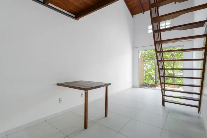 Loft de 35 m² com área externa privativa a 3 km da UFSC