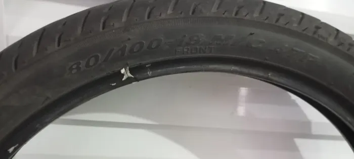 Pneu Dianteiro Pirelli City Dragon 80/100-18 M/C 47P (Sem Câmara)