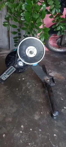 Vendo um rolo de treinamento bike cyclotronics usado!
