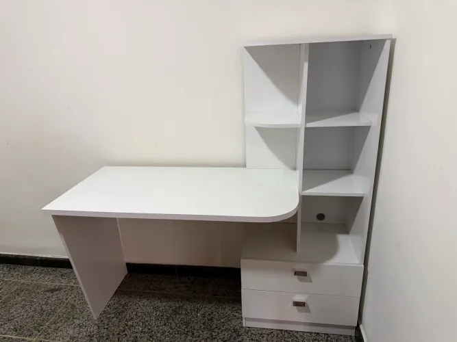 VENDO MESA ESCRIVANINHA 450,00 REAIS!