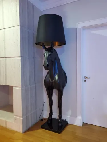 Luminária Luxo Cavalo em pé