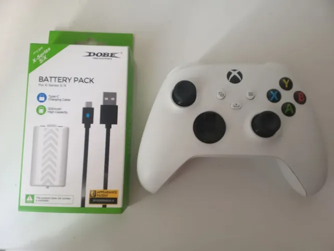 Controle de Xbox Series + Kit Bateria e Cabo
