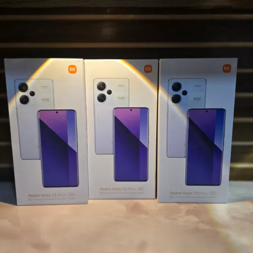 Redmi Note 13 Pro Plus 5G, 256/8GB RAM, cor preto, câmera de 200 Mp, IP68, LACRADO.