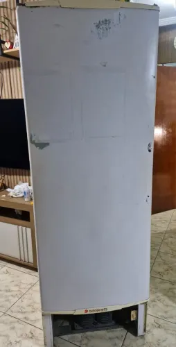 Freezer Gelopar 575L porta cega - funciona mas nao gela