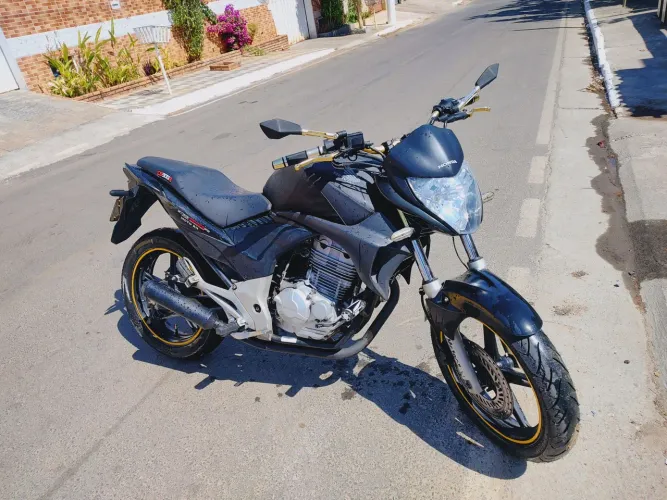 Honda CB 300 IMPECÁVEL, SÓ PEGAR E ANDAR....