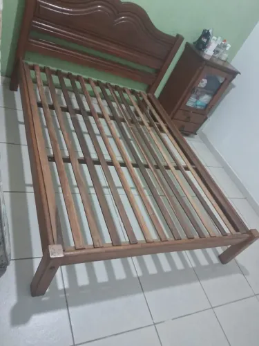 Cama madeira maciça