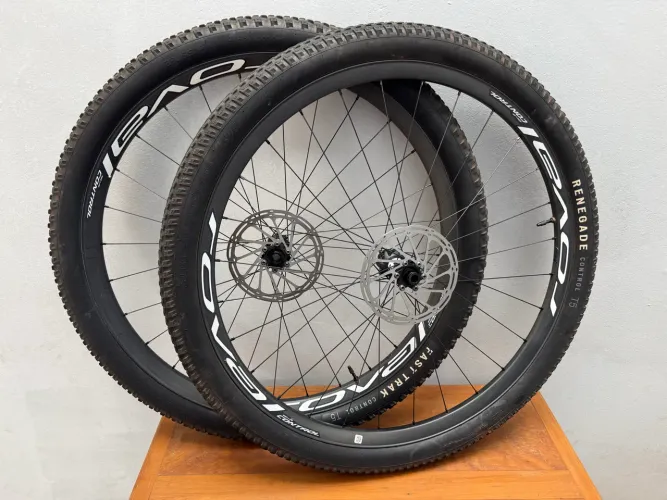 Par de rodas roval control seminova