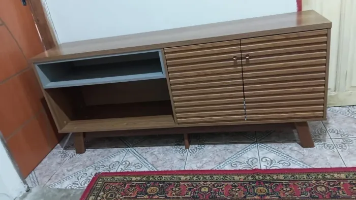 Rack para TV 1,80m ? Menos de 1 ano de uso.