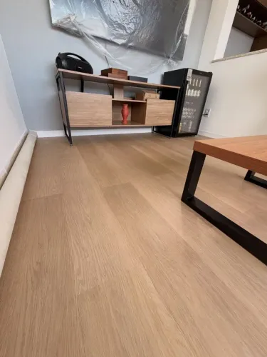 Pisos Vinílicos em Régua e Placa