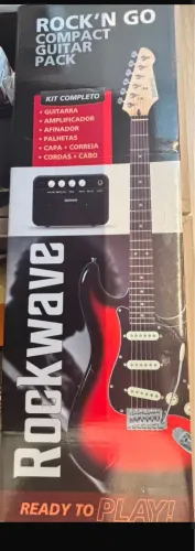 Guitarra nova na caixa nunca usada
