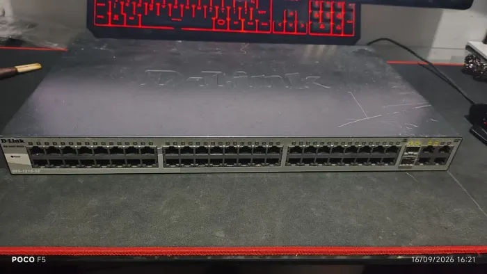 Switch Dlink DES1210-52 52 portas Gerenciável 