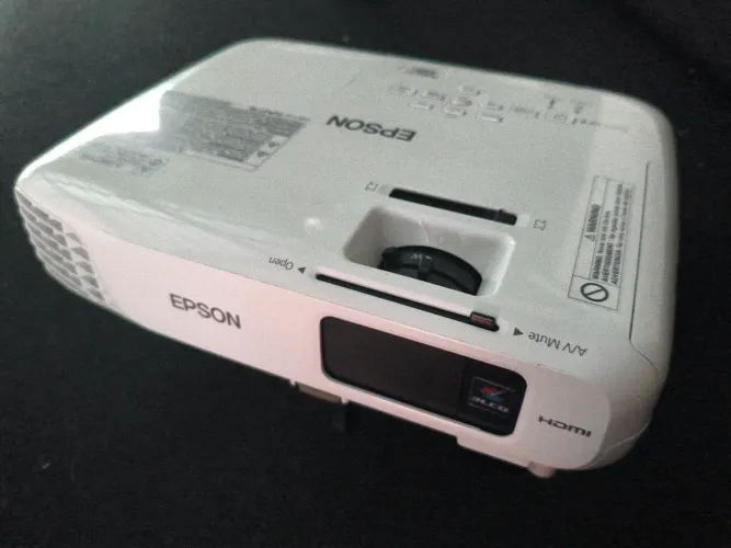 Projetor Epson x24 3500 lumens