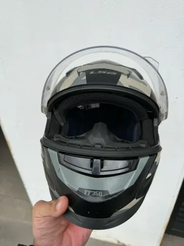 Capacete LS2 tamanho 62 bom estado