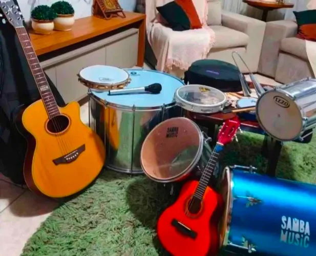 Instrumentos Musicais 