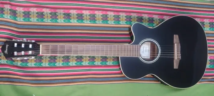 Violão de nylon Ibanez