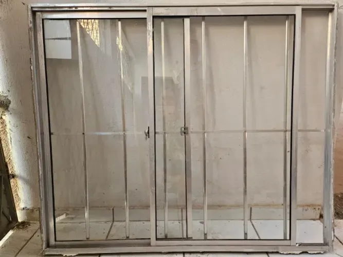 Janela de Correr Aluminio Natural 100x120 c/ Grade - Bom estado conservação