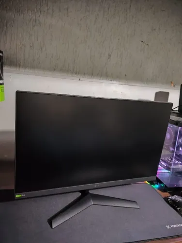 Monitor LG UltraGear 24" (Com defeito/ Para Conserto o Peças)