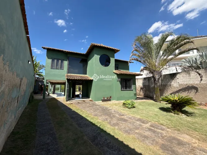 Casa para Venda em Barra Mansa / RJ no bairro Santa Rosa